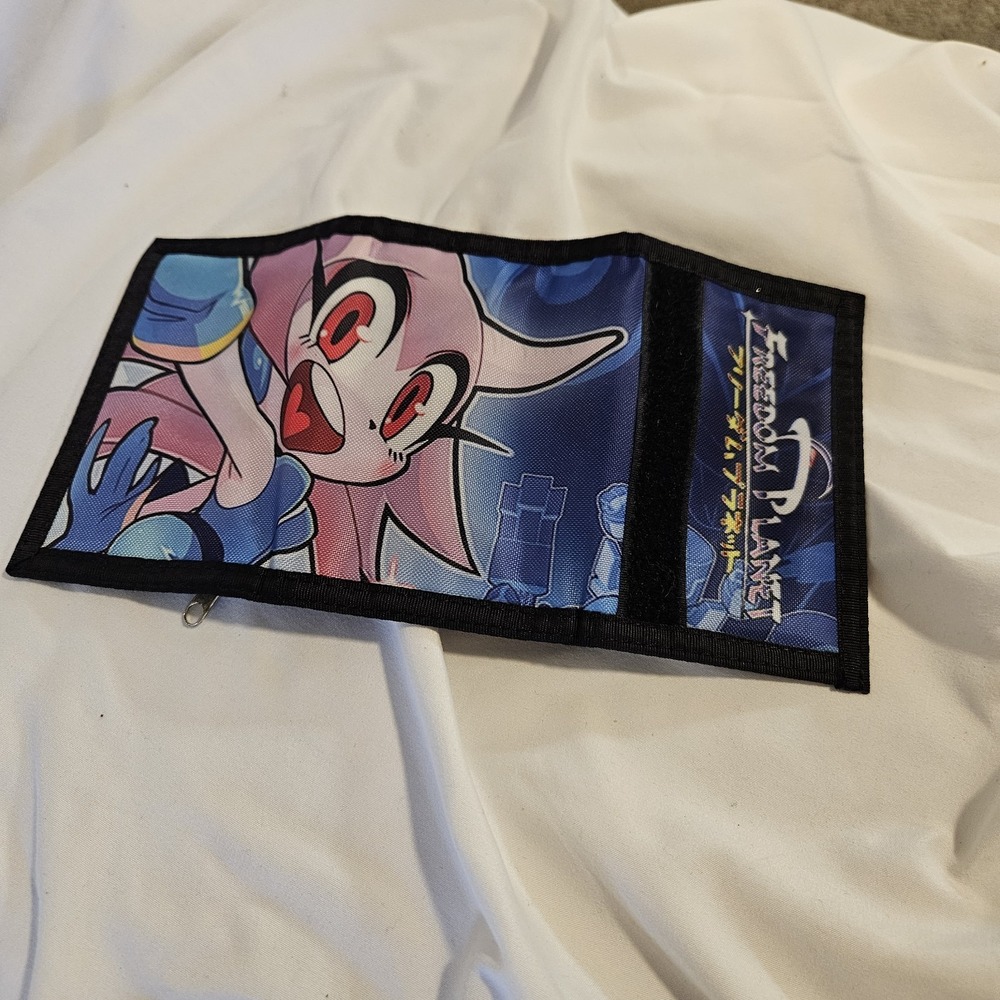 Freedom Planet Sash Lilac Nylon Trifold Wallet - IndieBox Collector's Edi Exclus